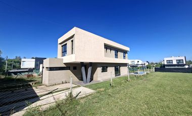Casa de tres dormitorios en Gorina