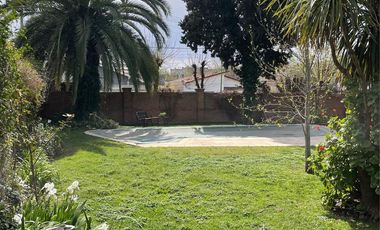CASA 5 AMBIENTES EN VENTA, CENTRO DEL PUEBLO LOS CARDALES