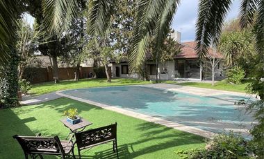 CASA 5 AMBIENTES EN VENTA, CENTRO DEL PUEBLO LOS CARDALES