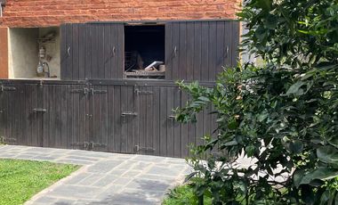 CASA 5 AMBIENTES EN VENTA, CENTRO DEL PUEBLO LOS CARDALES