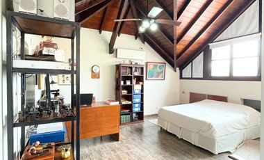 CASA 5 AMBIENTES EN VENTA, CENTRO DEL PUEBLO LOS CARDALES
