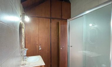 CASA 5 AMBIENTES EN VENTA, CENTRO DEL PUEBLO LOS CARDALES