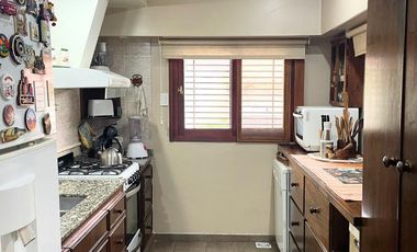 CASA 5 AMBIENTES EN VENTA, CENTRO DEL PUEBLO LOS CARDALES