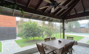 CASA 5 AMBIENTES EN VENTA, CENTRO DEL PUEBLO LOS CARDALES