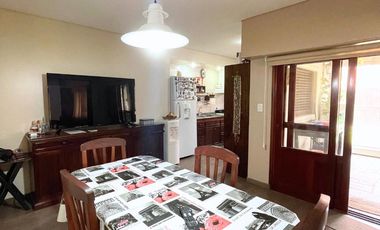 CASA 5 AMBIENTES EN VENTA, CENTRO DEL PUEBLO LOS CARDALES
