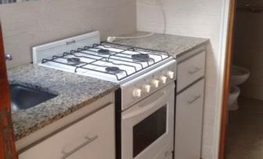 MONOAMBIENTE MODERNO CON COCINA SEPARADA SOBRE LA CURVA DE TURDERA