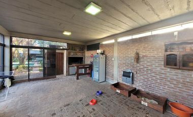 Casa en venta Villa Elisa acceso autopista 3 dormitorios pileta quincho