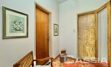 CASA EN PH AL FRENTE INGRESO INDEP. CON GARAGE, PATIO LIBRE, IMPECABLE!