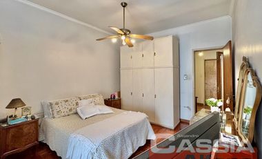 CASA EN PH AL FRENTE INGRESO INDEP. CON GARAGE, PATIO LIBRE, IMPECABLE!