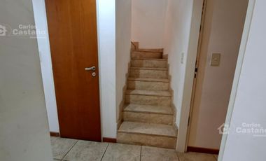 Impecable depto tipo dúplex. 103m2 con balcón, terraza y 2 cocheras