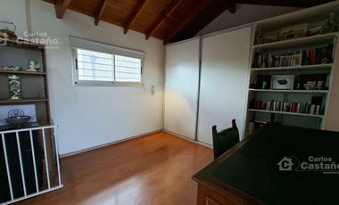 Impecable depto tipo dúplex. 103m2 con balcón, terraza y 2 cocheras