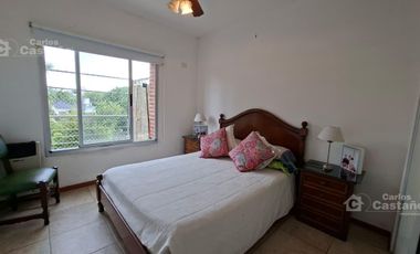 Impecable depto tipo dúplex. 103m2 con balcón, terraza y 2 cocheras