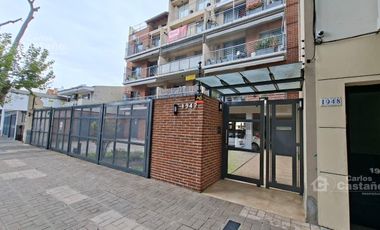 Impecable depto tipo dúplex. 103m2 con balcón, terraza y 2 cocheras