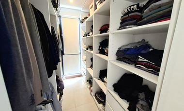 Casa en venta de tres dormitorios, parque y pileta