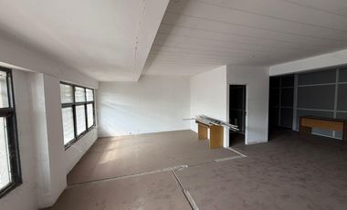 Alquiler Deposito U$S 4 x mts  4400 mts cub   Ofic Logistica Parque Industrial