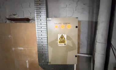 Alquiler Deposito U$S 4 x mts  4400 mts cub   Ofic Logistica Parque Industrial