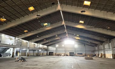 Alquiler Deposito U$S 4 x mts  4400 mts cub   Ofic Logistica Parque Industrial