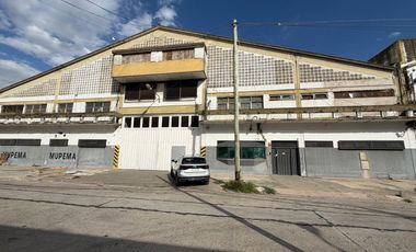 Alquiler Deposito U$S 4 x mts  4400 mts cub   Ofic Logistica Parque Industrial