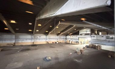 Alquiler Deposito U$S 4 x mts  4400 mts cub   Ofic Logistica Parque Industrial