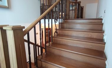 Hermosa casa  / metro departamental