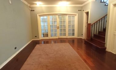 Hermosa casa  / metro departamental