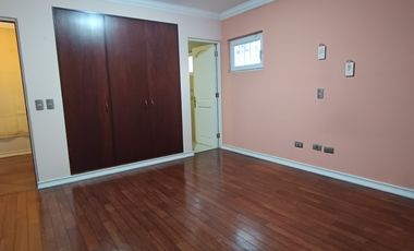 Hermosa casa  / metro departamental