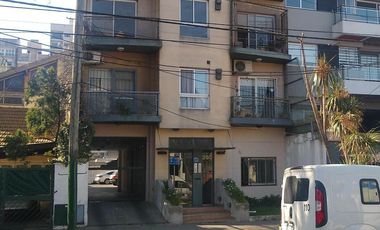 Semipiso de 2 ambientes con cochera en Chacabuco 265. Banfield E