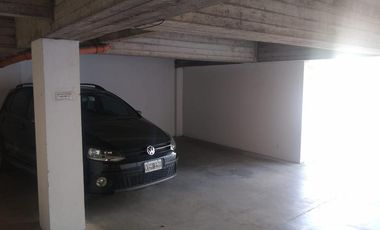 Semipiso de 2 ambientes con cochera en Chacabuco 265. Banfield E