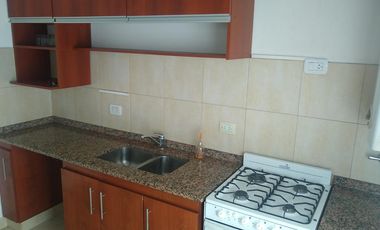 Semipiso de 2 ambientes con cochera en Chacabuco 265. Banfield E