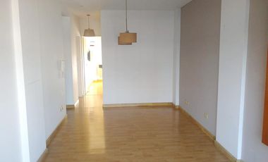 Semipiso de 2 ambientes con cochera en Chacabuco 265. Banfield E