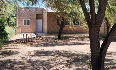 Casa en  V. Angela-a 100 mts. de ruta 95