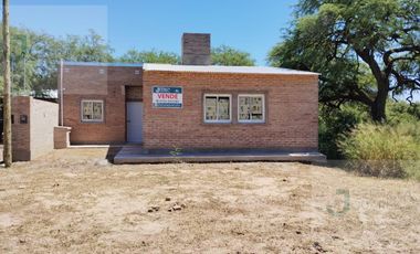 Casa en  V. Angela-a 100 mts. de ruta 95