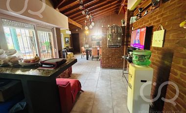 Venta - Casa para dos familias - Parque - Piscina - Zona de Quintas