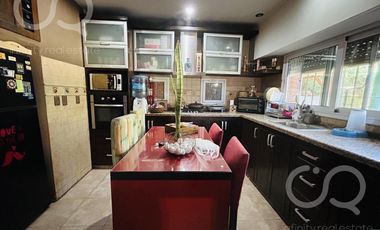 Venta - Casa para dos familias - Parque - Piscina - Zona de Quintas