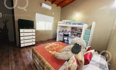 Venta - Casa para dos familias - Parque - Piscina - Zona de Quintas