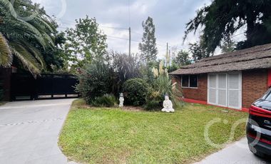 Venta - Casa para dos familias - Parque - Piscina - Zona de Quintas