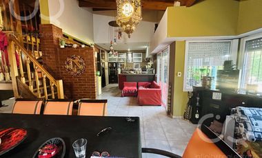 Venta - Casa para dos familias - Parque - Piscina - Zona de Quintas