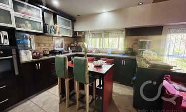 Venta - Casa para dos familias - Parque - Piscina - Zona de Quintas