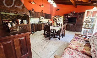 Venta - Casa para dos familias - Parque - Piscina - Zona de Quintas