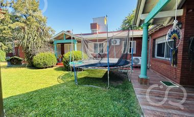 Venta - Casa para dos familias - Parque - Piscina - Zona de Quintas