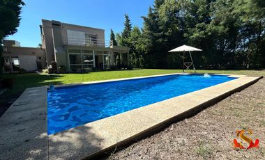 Casa en venta, Canning, Malibú. 200 m2 cub. 5 amb.