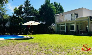 Casa en venta, Canning, Malibú. 200 m2 cub. 5 amb.