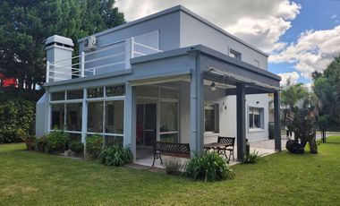 Casa en venta, Canning, Malibú. 200 m2 cub. 5 amb.