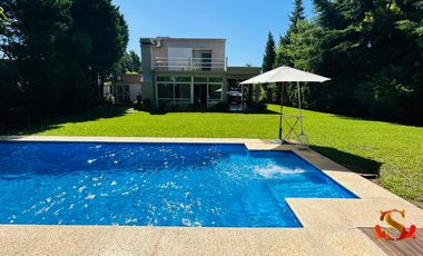 Casa en venta, Canning, Malibú. 200 m2 cub. 5 amb.