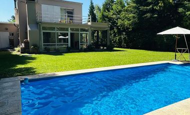 Casa en venta, Canning, Malibú. 200 m2 cub. 5 amb.