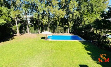 Casa en venta, Canning, Malibú. 200 m2 cub. 5 amb.