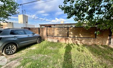 Casa 2 Dormitorios en barrio abierto - Pedro Careaga 1700 - Alvear | Venta
