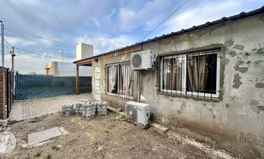 Casa 2 Dormitorios en barrio abierto - Pedro Careaga 1700 - Alvear | Venta