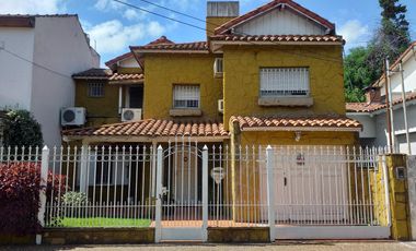VENTA DE CASA 4 AMBIENTES EN RAMOS MEJIA