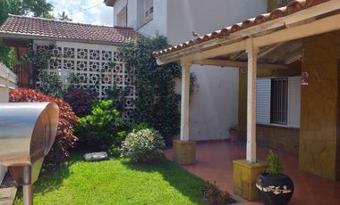 VENTA DE CASA 4 AMBIENTES EN RAMOS MEJIA